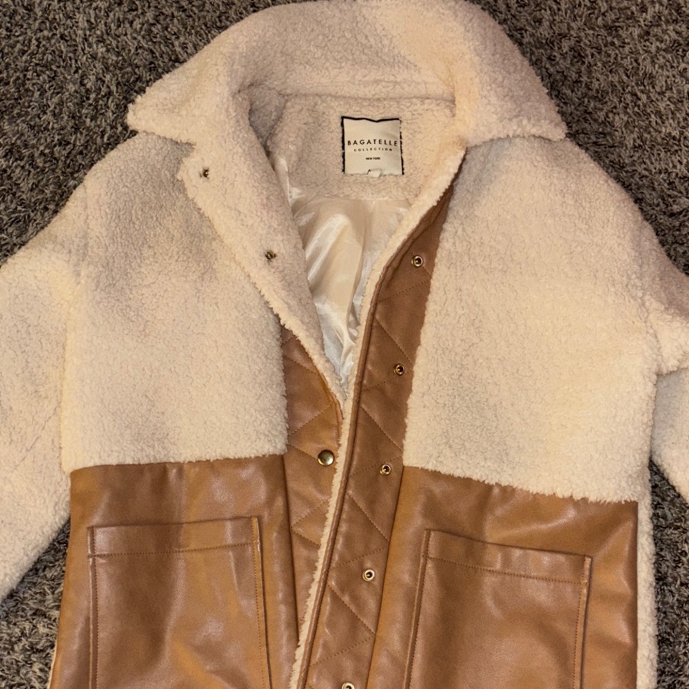 Bagatelle Women's Tan and Cream Teddy Jacket